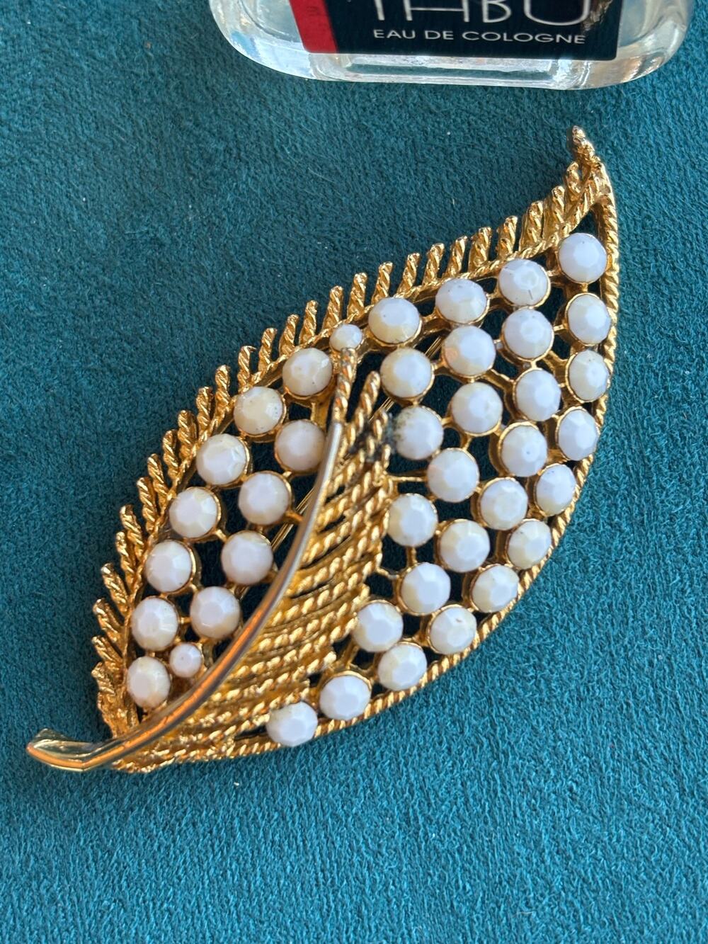 Vintage Leaf-Shaped Brooch Pin with Faux Pearls & Gold Tone Finish